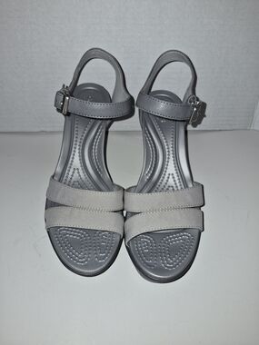 Crocs Leigh II Ankle Strap Wedge Sandals Size 7 Womens